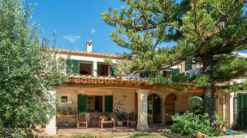 Village house with pool and lots of character for sale in Llubí, Mallorca