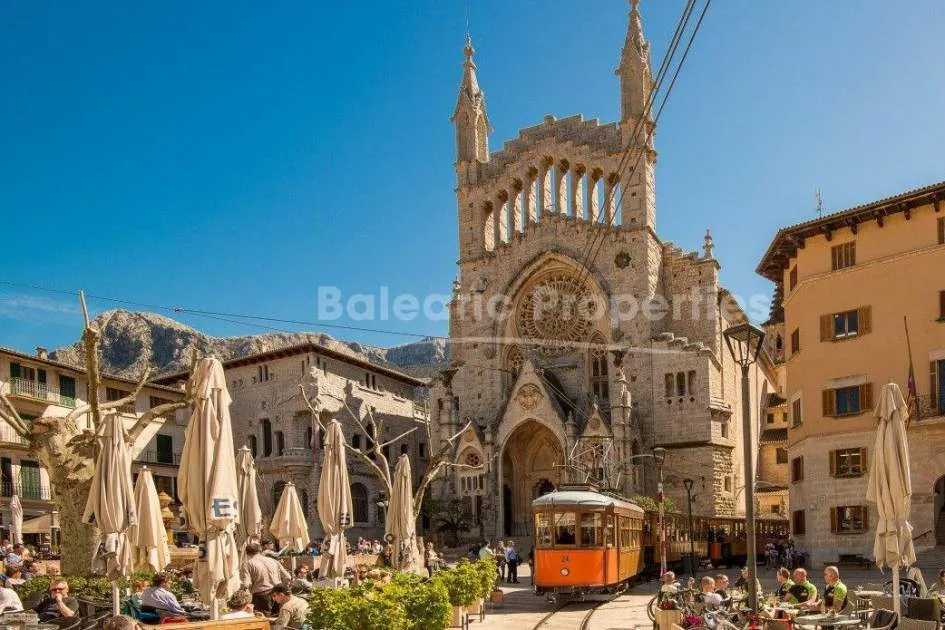 Deluxe stone built house with pool, for sale in Sóller, Mallorca