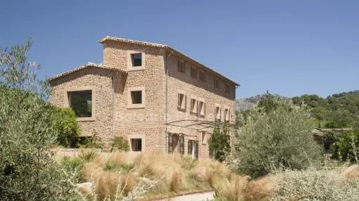 Deluxe stone built house with pool, for sale in Sóller, Mallorca