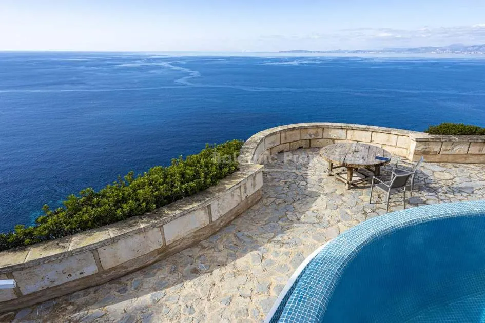 Villa on the frontline to the coast with panoramic sea views in Bahia Azul, Mallorca