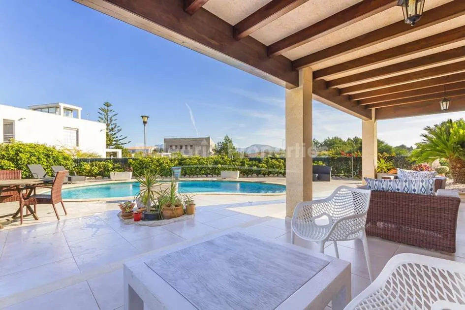 Beautiful villa with pool and spa for sale in Alcudia, Mallorca