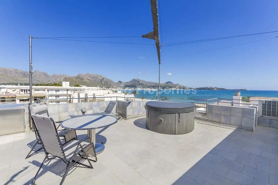 Beachfront penthouse with holiday rental license in Puerto Pollensa, Mallorca