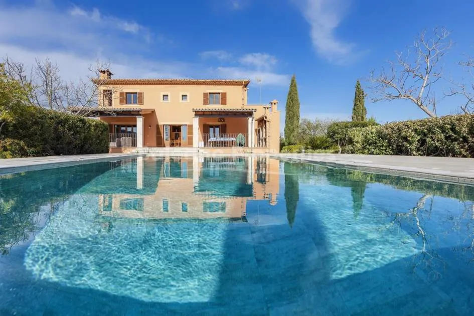Delightful country house with private pool for sale in Selva, Mallorca