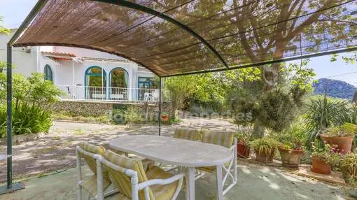 Detached village house with pool for sale in the centre of Galilea, Mallorca