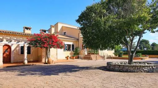 Stunning country house with holiday license for sale in Selva, Mallorca