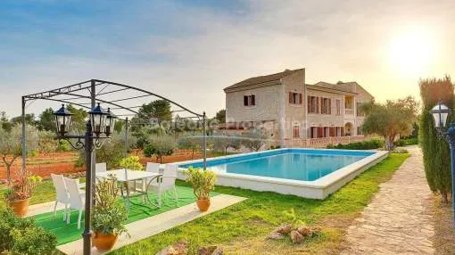 Impressive finca with a guest house and pool for sale in Sencelles, Mallorca Impressive finca with a guest house and pool for sale in Sencelles, Mallorca
