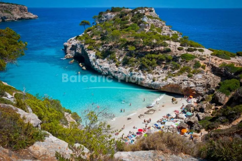 New luxury finca with sea views, for sale near Santanyi, Mallorca