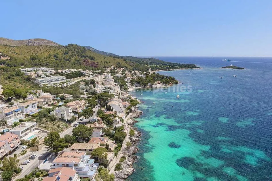 State-of-the-art sea view villa for sale in Alcanada, Mallorca