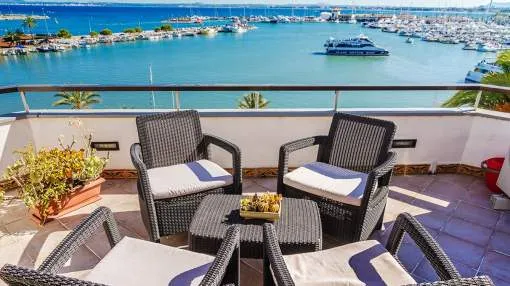 Frontline penthouse apartment for sale in Puerto Alcudia, Mallorca Frontline penthouse apartment for sale in Puerto Alcudia, Mallorca
