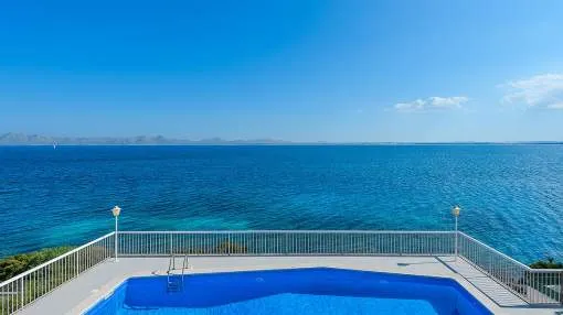 Frontline villa with holiday rental license for sale in Alcanada, Alcúdia, Mallorca Frontline villa with holiday rental license for sale in Alcanada, Alcúdia, Mallorca