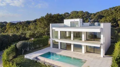 Spectacular sea view villa for sale in Alcanada, Alcúdia, Mallorca Spectacular sea view villa for sale in Alcanada, Alcúdia, Mallorca