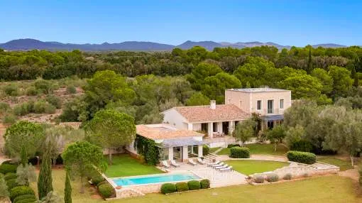 Luxurious country home with holiday license for sale near Es Trenc, Mallorca
