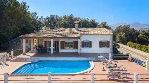 Hilltop finca with holiday rental license for sale in Selva, Mallorca