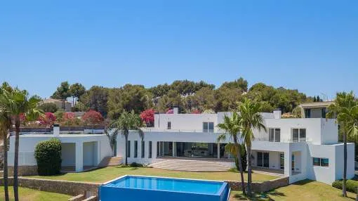 Luxury modern villa with sea views for sale in Sol de Mallorca Luxury modern villa with sea views for sale in Sol de Mallorca