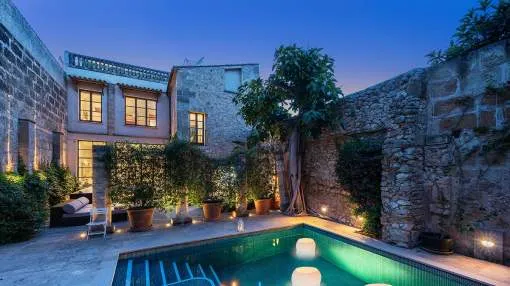 Luxury 7 bedroom town house with pool for sale in Pollensa, Mallorca Luxury 7 bedroom town house with pool for sale in Pollensa, Mallorca