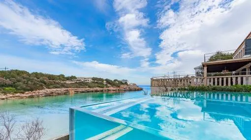 Magnificent frontline villa for sale in Porto Colom, Mallorca Magnificent frontline villa for sale in Porto Colom, Mallorca