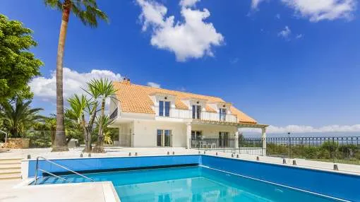 Renovated country mansion on a large plot, for sale in Palma Renovated country mansion on a large plot, for sale in Palma