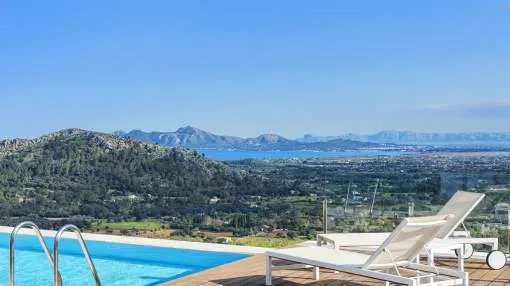 Modern villa with sea views and rental license for sale in Pollensa, Mallorca 