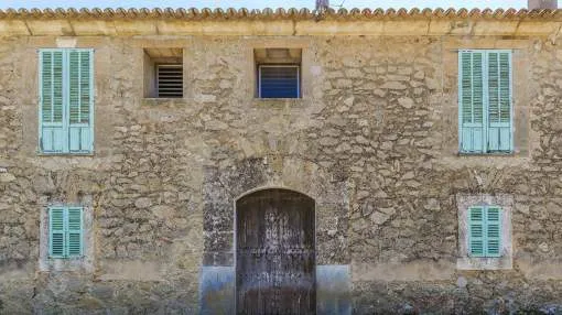Well preserved historic estate for sale near Selva, Mallorca Well preserved historic estate for sale near Selva, Mallorca