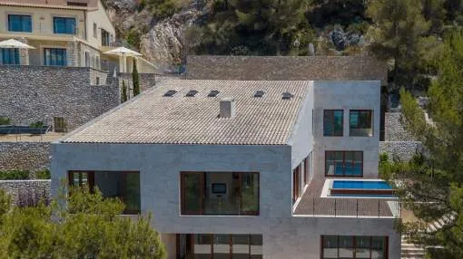 Incredible hillside villa with guest apartment for sale in Canyamel, Mallorca
