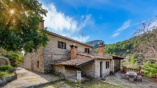 Extraordinary country finca for sale in a private area of Alaró, Mallorca Extraordinary country finca for sale in a private area of Alaró, Mallorca