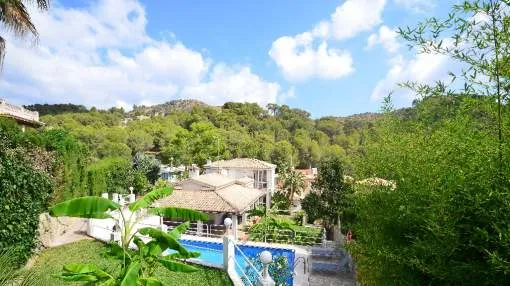 Spacious villa with lovely garden for sale in Alcanada, Alcudia, Mallorca Spacious villa with lovely garden for sale in Alcanada, Alcudia, Mallorca