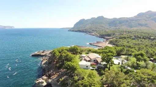 Sea front estate for sale in Pollensa bay, Mallorca Sea front estate for sale in Pollensa bay, Mallorca