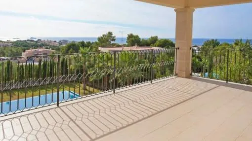 Fantastic villa with large pool and sea views for sale in Santa Ponsa, Mallorca Fantastic villa with large pool and sea views for sale in Santa Ponsa, Mallorca