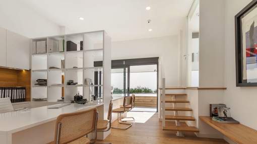 Business premises with terrace for sale in central Pollensa, Mallorca Business premises with terrace for sale in central Pollensa, Mallorca
