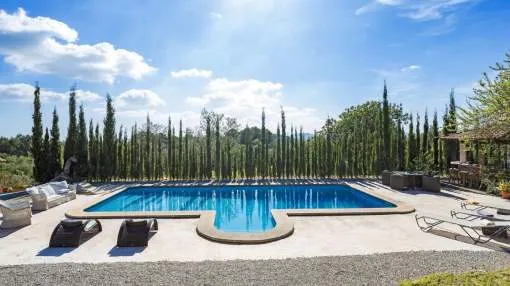 Finca in chalet style with heated pool, large garden and rental license for sale in Montuïri, Mallorca Finca in chalet style with heated pool, large garden and rental license for sale in Montuïri, Mallorca