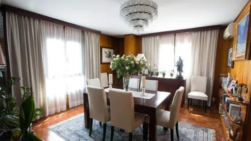 Beautiful and bright apartment in downtown area of Palma, Mallorca Beautiful and bright apartment in downtown area of Palma, Mallorca