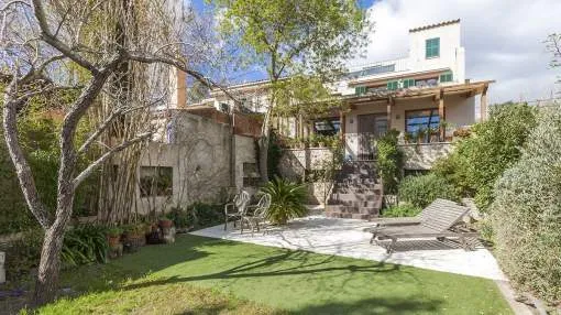 Beautiful townhouse with large garden for sale in Puigpunyent, Mallorca Beautiful townhouse with large garden for sale in Puigpunyent, Mallorca