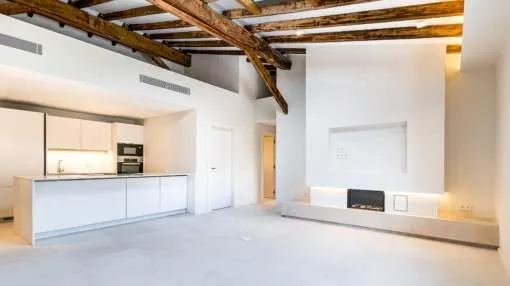 Large penthouse with wooden beams and stone elements for sale in Santa María, Mallorca Large penthouse with wooden beams and stone elements for sale in Santa María, Mallorca