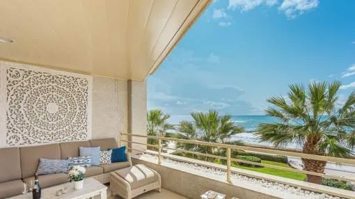 Frontline apartment with incredible views for sale in Palma, Mallorca