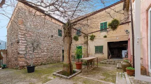 Semi-detached country house for sale in the north of Andratx, Mallorca