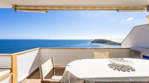 Frontline three bedroom apartment with sea views for sale in Torrenova, Mallorca Frontline three bedroom apartment with sea views for sale in Torrenova, Mallorca
