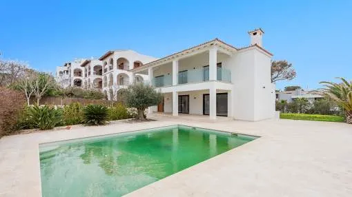 Contemporary sea view villa for sale in Santa Ponsa, Mallorca