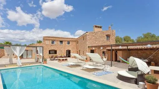 Elegantly renovated country home with pool for sale in Biniali, Mallorca Elegantly renovated country home with pool for sale in Biniali, Mallorca