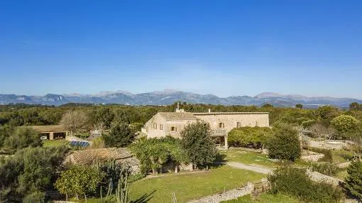 Wonderful country estate to reform for sale near Sineu, Mallorca Wonderful country estate to reform for sale near Sineu, Mallorca
