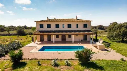 Rustic finca for sale on a large plot with private pool in Santanyí, Mallorca Rustic finca for sale on a large plot with private pool in Santanyí, Mallorca