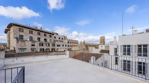 Top quality penthouse for sale in the beautiful old town of Palma, Mallorca 