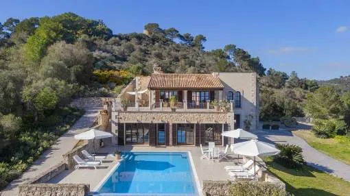 Beautiful hilltop villa with panoramic views for sale in Felanitx, Mallorca Beautiful hilltop villa with panoramic views for sale in Felanitx, Mallorca