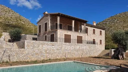 Impressive sea view country villa for sale in a stunning location near Puerto Pollensa, Mallorca