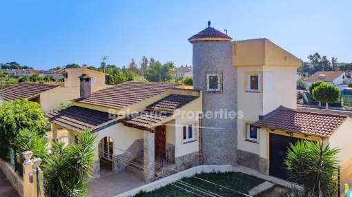 Renovated villa for sale close to the beach in Puerto Alcudia, Mallorca Renovated villa for sale close to the beach in Puerto Alcudia, Mallorca
