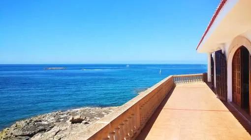 Spectacular seafront house for sale in Colonia Sant Jordi, Mallorca Spectacular seafront house for sale in Colonia Sant Jordi, Mallorca