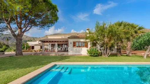 Lovely countryside villa with holiday rental license for sale in Pollensa, Mallorca