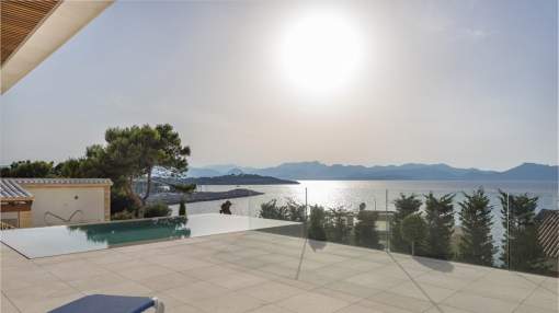 Ultra-modern villa by the sea in Alcudia, Mallorca Ultra-modern villa by the sea in Alcudia, Mallorca
