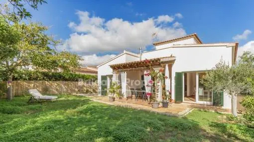 Charming villa with mature gardens for sale in Sa Rápita, Mallorca Charming villa with mature gardens for sale in Sa Rápita, Mallorca