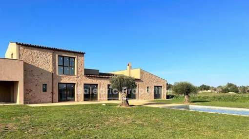 New luxury finca with panoramic views for sale in the countryside near Santanyí, Mallorca New luxury finca with panoramic views for sale in the countryside near Santanyí, Mallorca