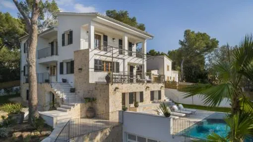 Wonderful villa with heated pool for sale in Old Bendinat, Mallorca Wonderful villa with heated pool for sale in Old Bendinat, Mallorca
